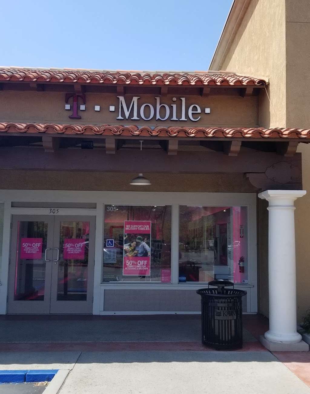 T-Mobile | 2518 Jamacha Road #305, El Cajon, CA 92019, USA | Phone: (619) 328-6277