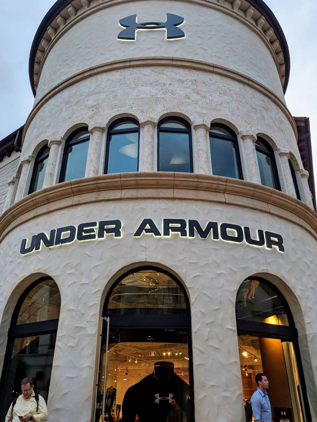 Under Armour Brand House | 1668 East Buena Vista Drive Suite 1L, Lake Buena Vista, FL 32830, USA | Phone: (407) 828-6405