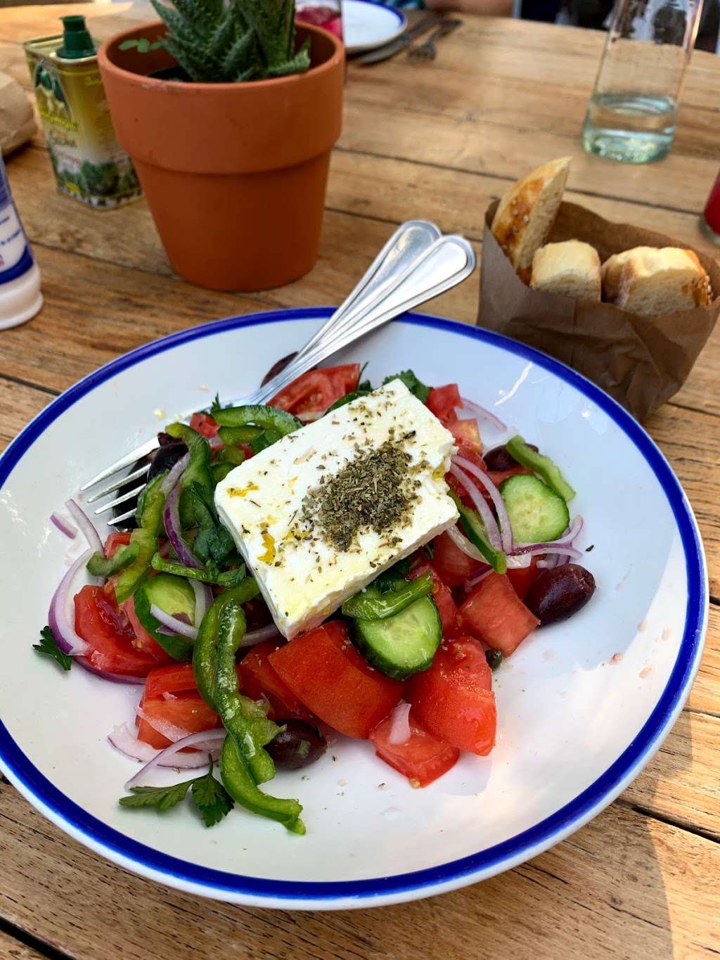 Mandolin Aegean Bistro | 4312 NE 2nd Ave, Miami, FL 33137, USA | Phone: (305) 749-9140