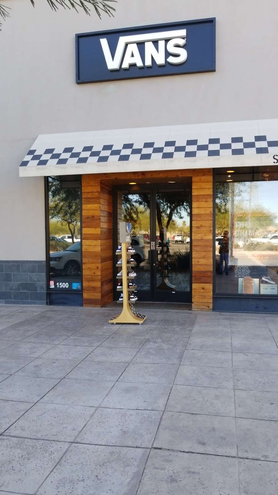 Vans | 1710 N 98th Ave, Peoria, AZ 85345 | Phone: (623) 340-9170