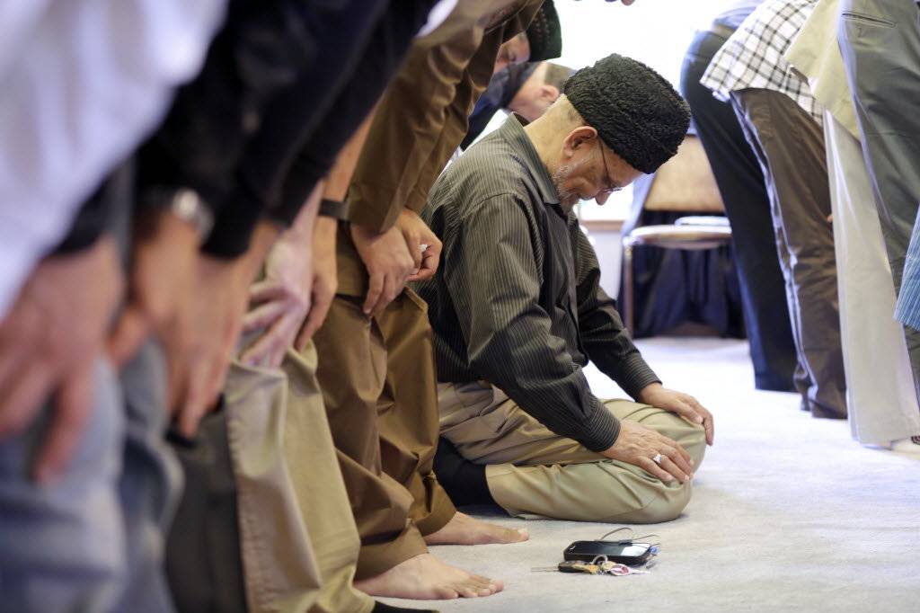 Ahmadiyya Muslim Community | 9925 SW 35th Dr, Portland, OR 97219, USA | Phone: (503) 246-0813