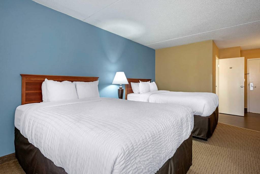 Clarion Hotel Conference Center - North | 1950 Newtown Pike, Lexington, KY 40511, USA | Phone: (859) 233-0512