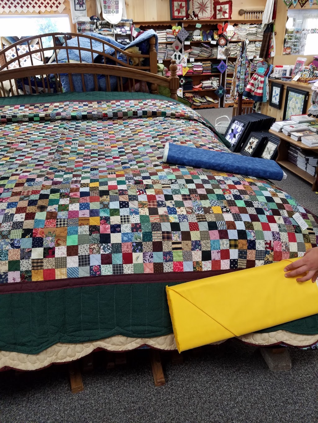 Family Farm Quilts of Intercourse | 3511 W Newport Rd, Ronks, PA 17572, USA | Phone: (717) 768-8375