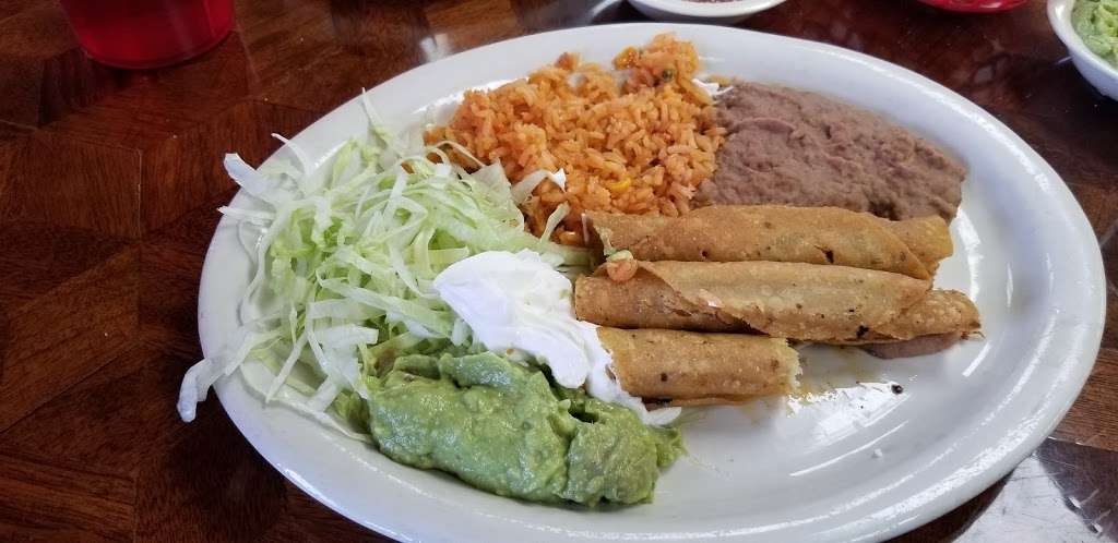 Taqueria Perla Tapatia | 5102 Rittiman Rd, San Antonio, TX 78218, USA | Phone: (210) 662-2919