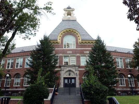 Ridgewood High School | 627 E Ridgewood Ave, Ridgewood, NJ 07450, USA | Phone: (201) 670-2800