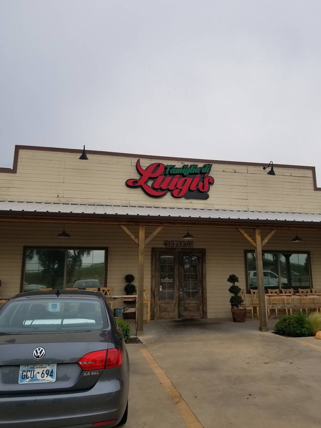 Luigis Bistro | 117 NW 32nd St, Newcastle, OK 73065, USA | Phone: (405) 387-5111