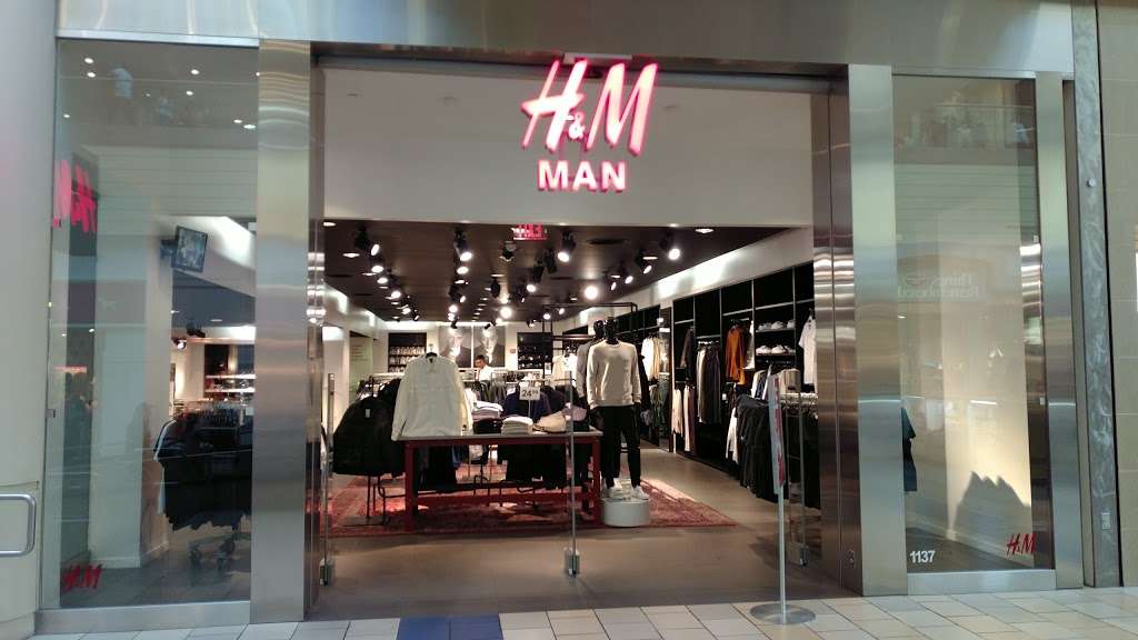 H&M - clothing store  | Photo 4 of 10 | Address: 3301-1137 E Main St #1137, Ventura, CA 93003, USA | Phone: (855) 466-7467