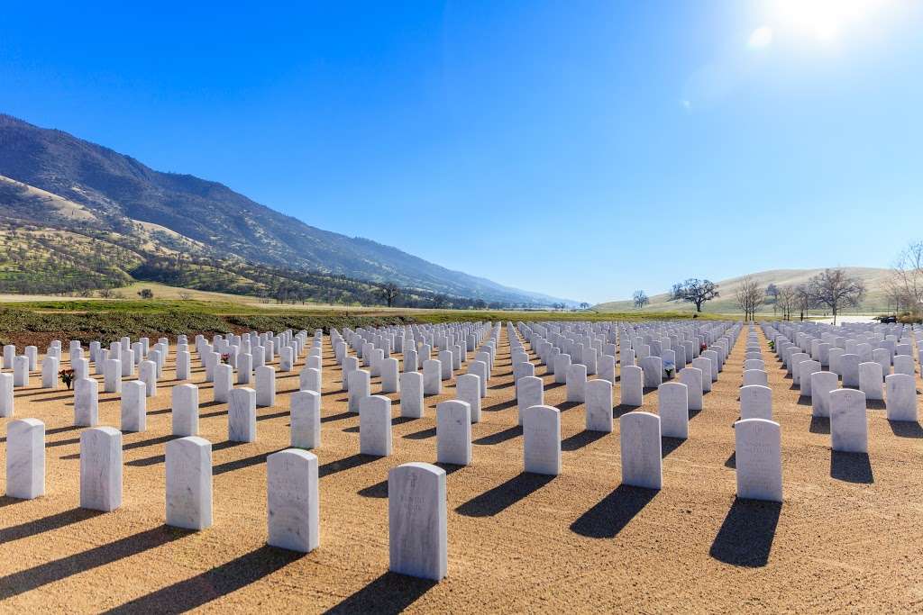 Bakersfield National Cemetery | 30338 E Bear Mountain Blvd, Arvin, CA 93203, USA | Phone: (661) 867-2250