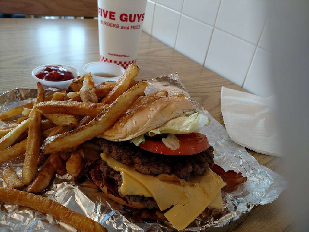 Five Guys | 9210 Rockville Rd, Indianapolis, IN 46234, USA | Phone: (317) 271-7377