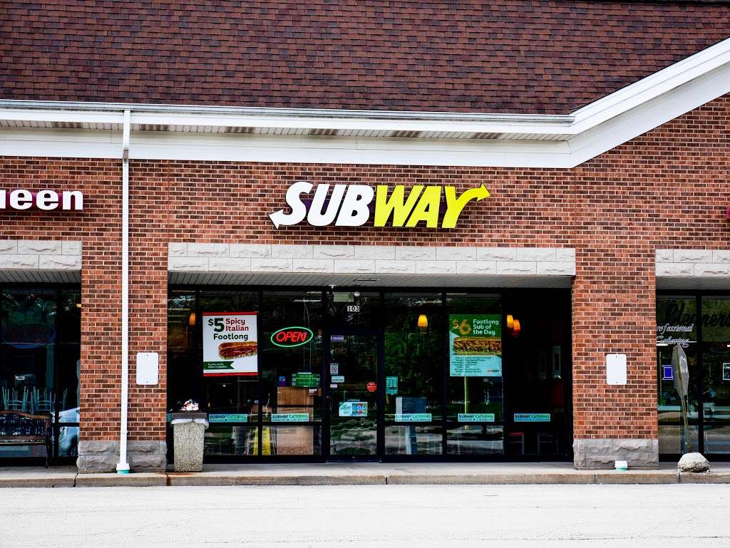 Subway Restaurants | 103 W Oak Knoll Dr, Hampshire, IL 60140, USA | Phone: (847) 683-9730