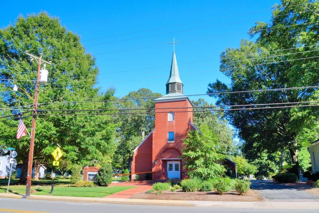 St. Frances de Sales Catholic Church | 154 E Church St, Kilmarnock, VA 22482, USA | Phone: (804) 435-1511