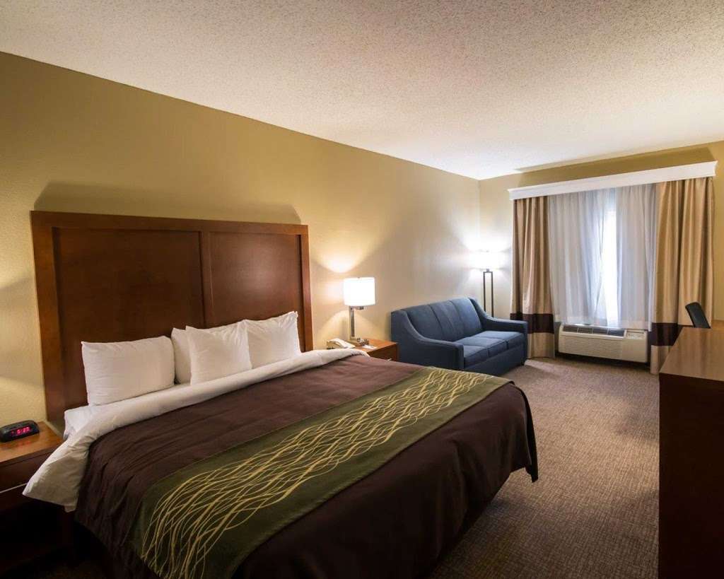 Comfort Inn & Suites | 404 North, I-35E, Red Oak, TX 75154, USA | Phone: (972) 617-7797