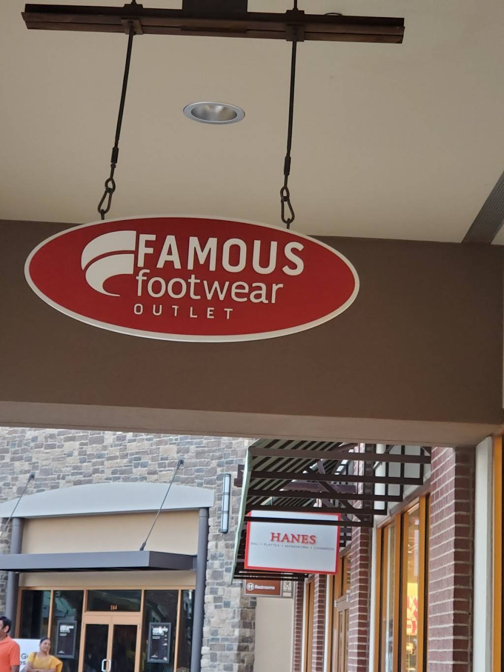 Famous Footwear Outlet | PREMIUM OUTLETS, 820 W Stacy Rd #158, Allen, TX 75013, USA | Phone: (469) 675-8593