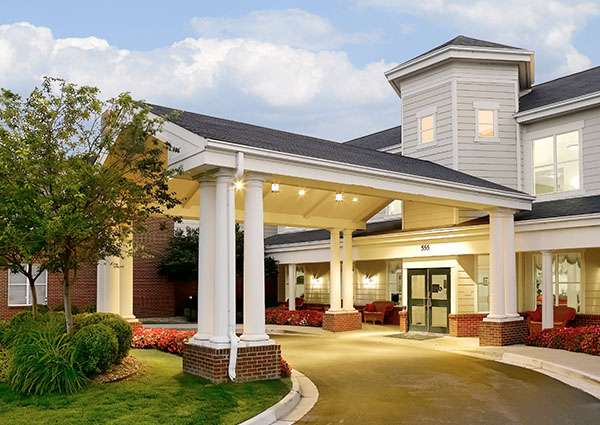 Lakewood Reserve Senior Living | 555 S Pierce St, Lakewood, CO 80226, USA | Phone: (303) 742-4800