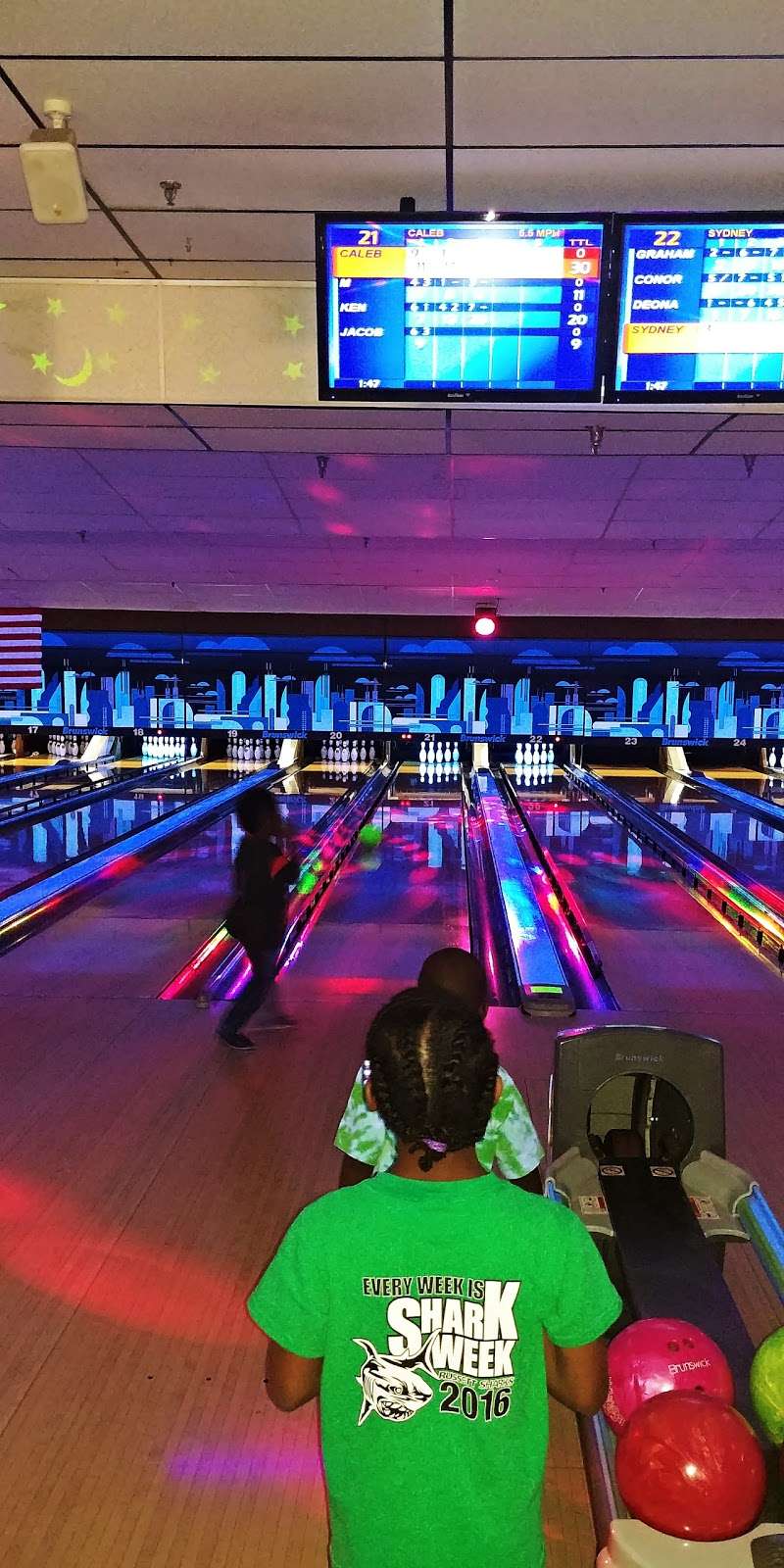 Brunswick Zone Columbia Lanes | 7100 Carved Stone, Columbia, MD 21045 | Phone: (410) 381-7750