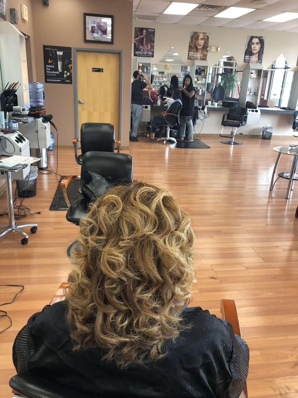 Ajeeba Hair Design | 1254 Burnham Ave, Calumet City, IL 60409, United States | Phone: (708) 868-5011