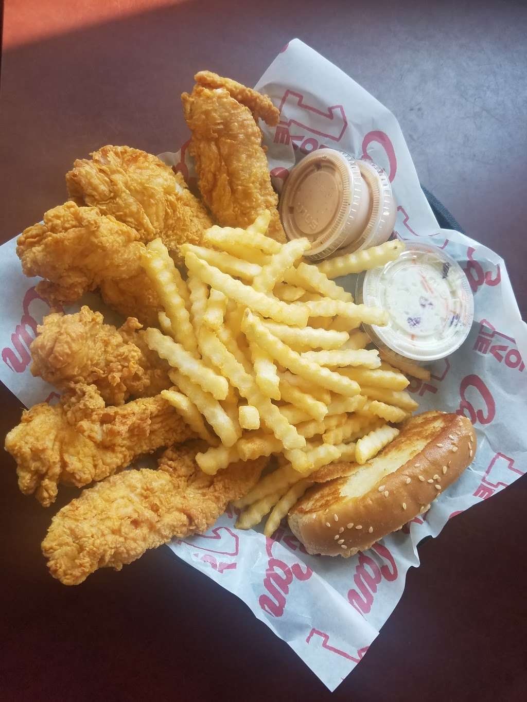 Raising Canes Chicken Fingers | 2586 E League City Pkwy, League City, TX 77573, USA | Phone: (281) 535-4784