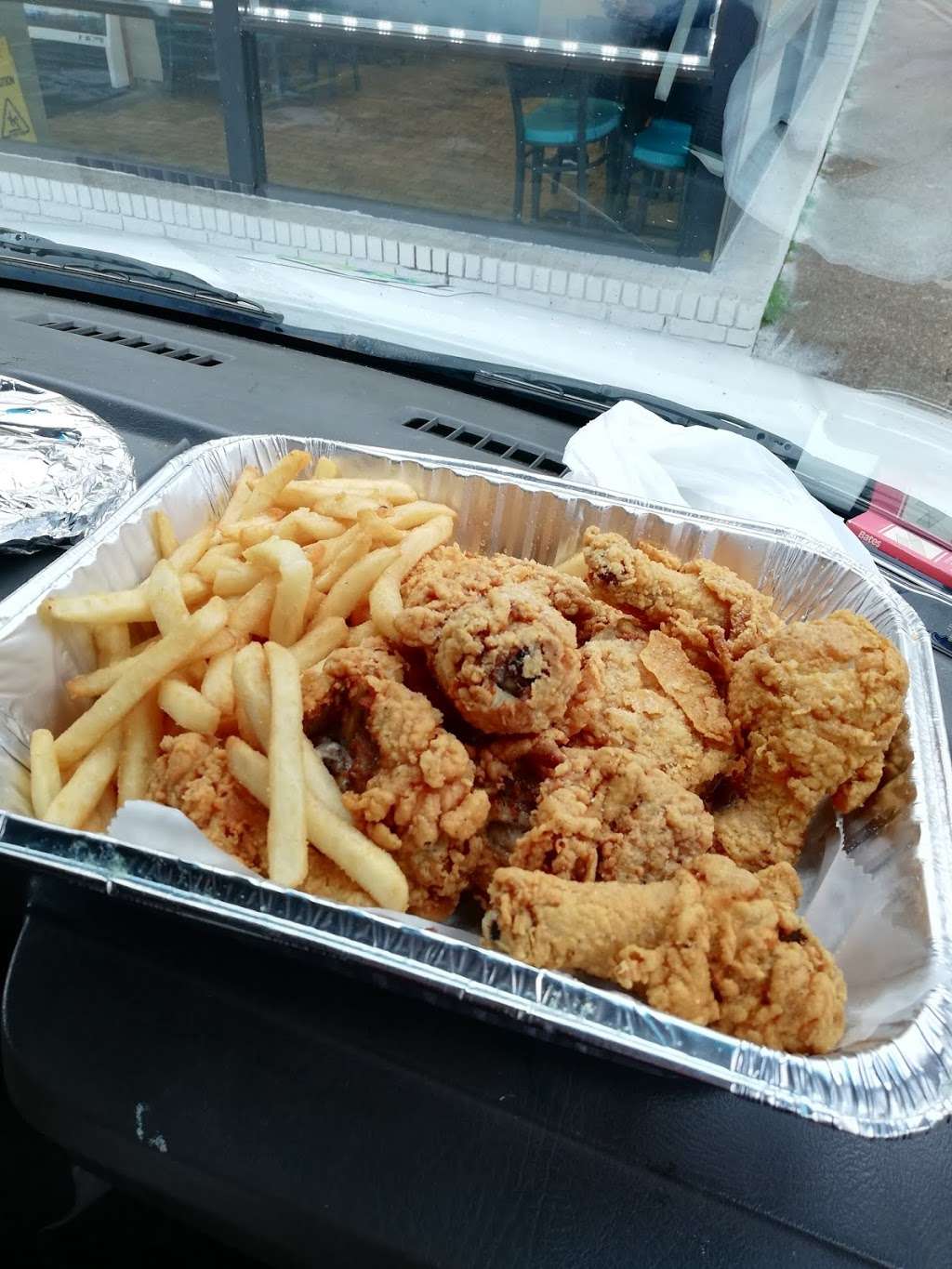 Dolphins Fish & Chicken | 3701 Grant St, Gary, IN 46408, USA | Phone: (219) 806-8222