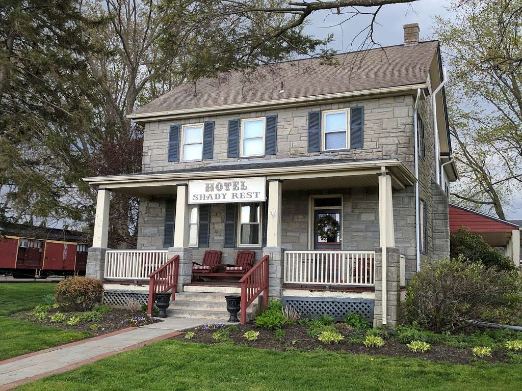 The Red Caboose Motel | 312 Paradise Ln, Ronks, PA 17572, USA | Phone: (717) 687-5000