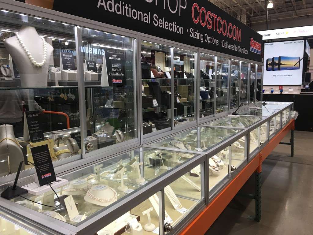 Costco Wholesale | 2900 Patriot Blvd, Glenview, IL 60026, USA | Phone: (847) 730-1003