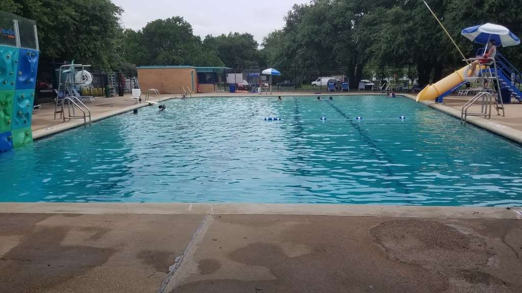 Harry Stone Recreation Center | 2403 Millmar Dr, Dallas, TX 75228, USA | Phone: (214) 670-0949