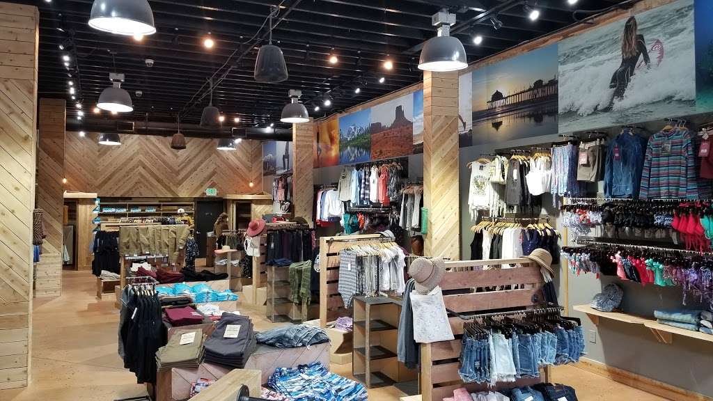 Brooks & Breakers | 119 Main St, Huntington Beach, CA 92648, USA | Phone: (714) 313-5016