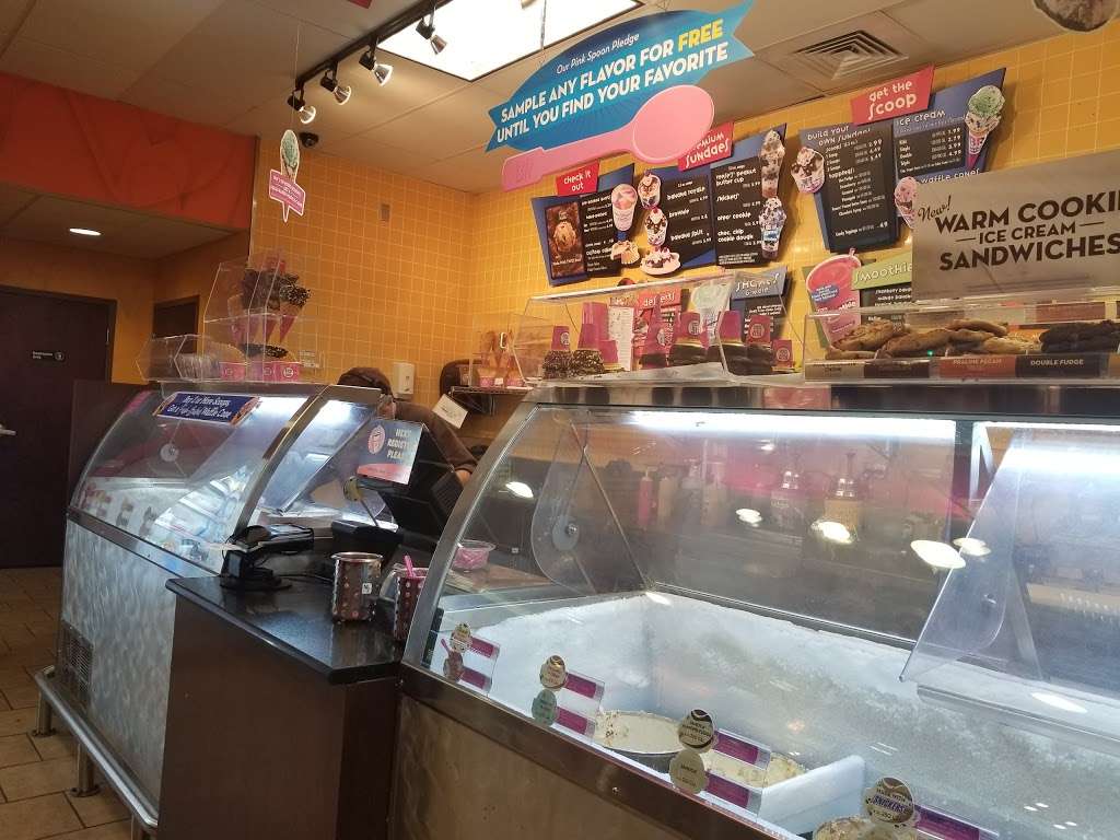 Dunkin Donuts | 3401 W Peterson Ave, Chicago, IL 60659, USA | Phone: (773) 267-6777