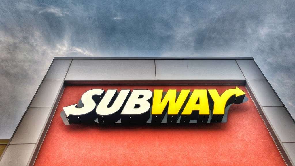 Subway Restaurants | 333 S Arlington Heights Rd, Arlington Heights, IL 60005, USA | Phone: (847) 632-0740