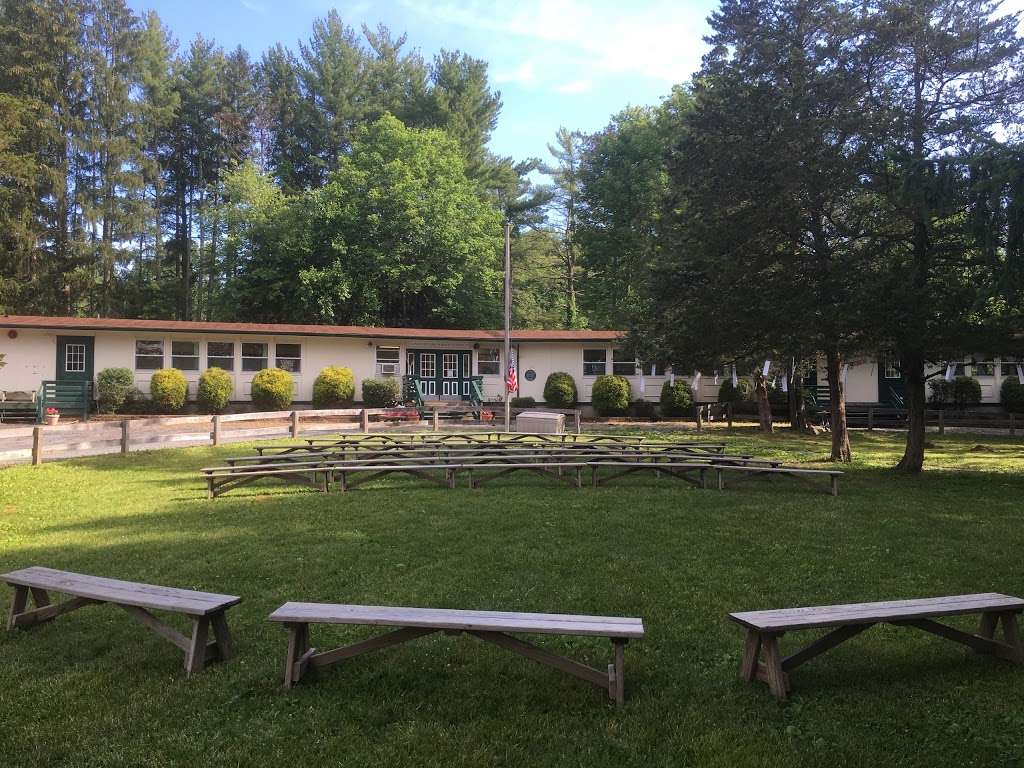 Painted Oak Nature School | 174 Lambertville Hopewell Rd, Hopewell, NJ 08525, USA | Phone: (609) 466-1010