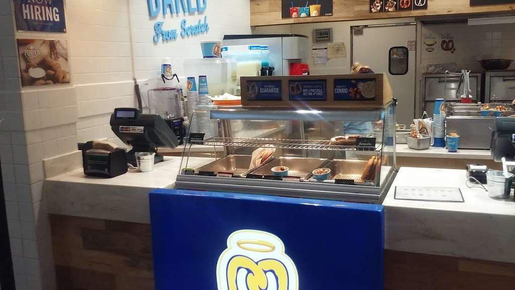 Auntie Annes | 1201 Hooper Ave #1018, Toms River, NJ 08753, USA | Phone: (732) 818-7530