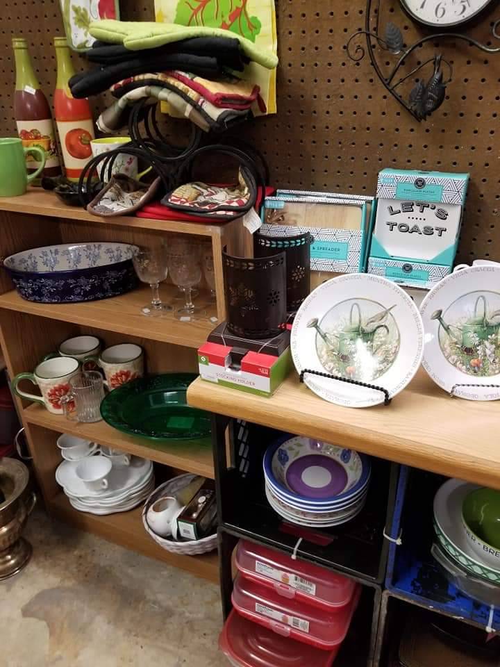 Hansons Thrift Store | 720 Carswell Ave, Holly Hill, FL 32117, USA | Phone: (386) 566-5937