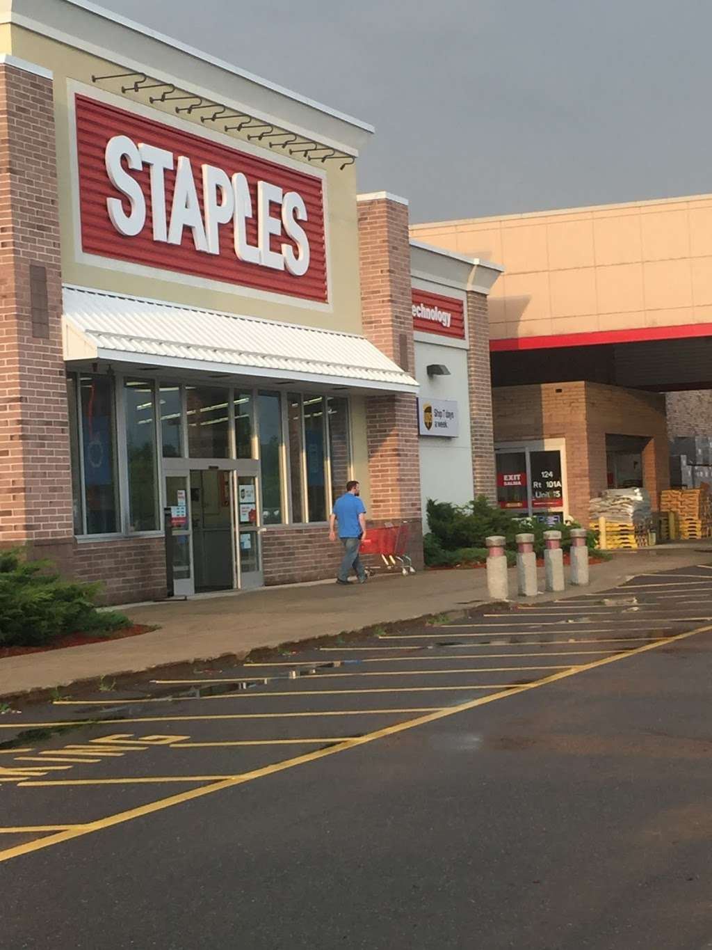 Staples | 124 NH-101A Suite 13, Amherst, NH 03031 | Phone: (603) 578-4897