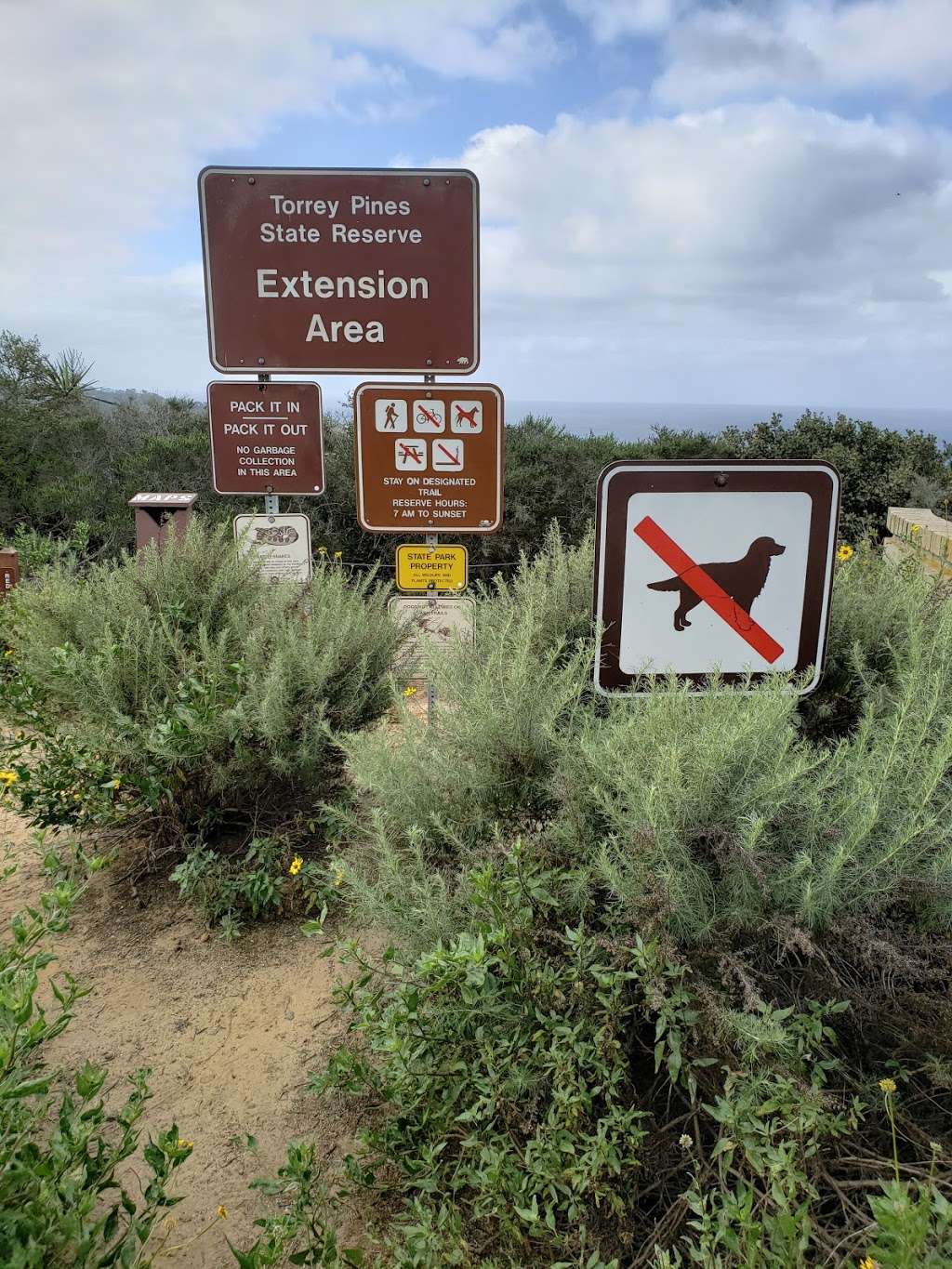 Red Ridge Loop Trail Trailhead | 13513 Mira Montana Dr, Del Mar, CA 92014, USA