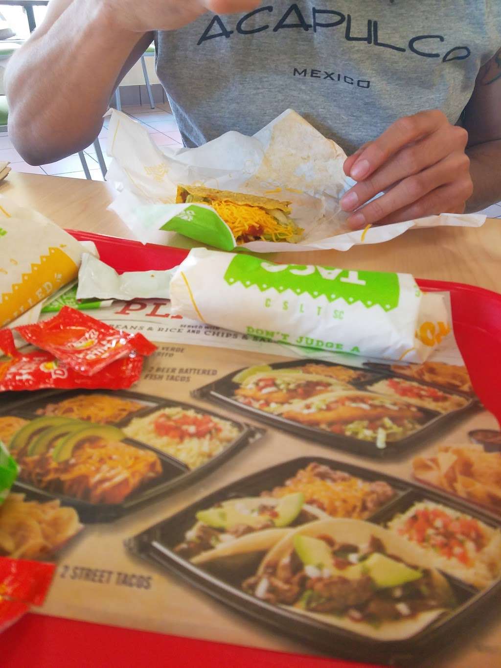 Del Taco | 28082 The Old Rd, Valencia, CA 91355 | Phone: (661) 294-1084