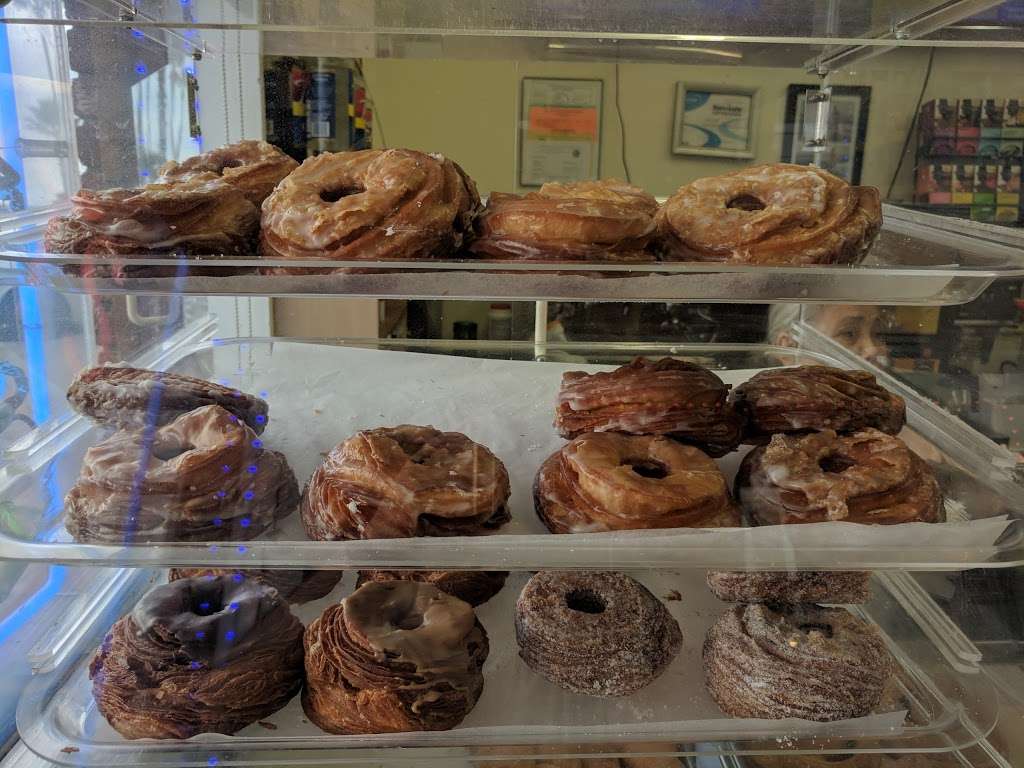 Seaside Donuts Bakery | 2108 W Oceanfront, Newport Beach, CA 92663, USA | Phone: (949) 675-2533