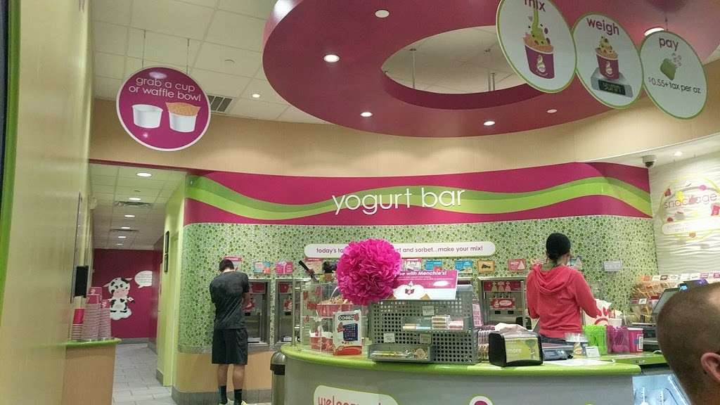 Menchies Frozen Yogurt | 2680 Pearland Pkwy Ste 130, Pearland, TX 77581, USA | Phone: (281) 997-7874