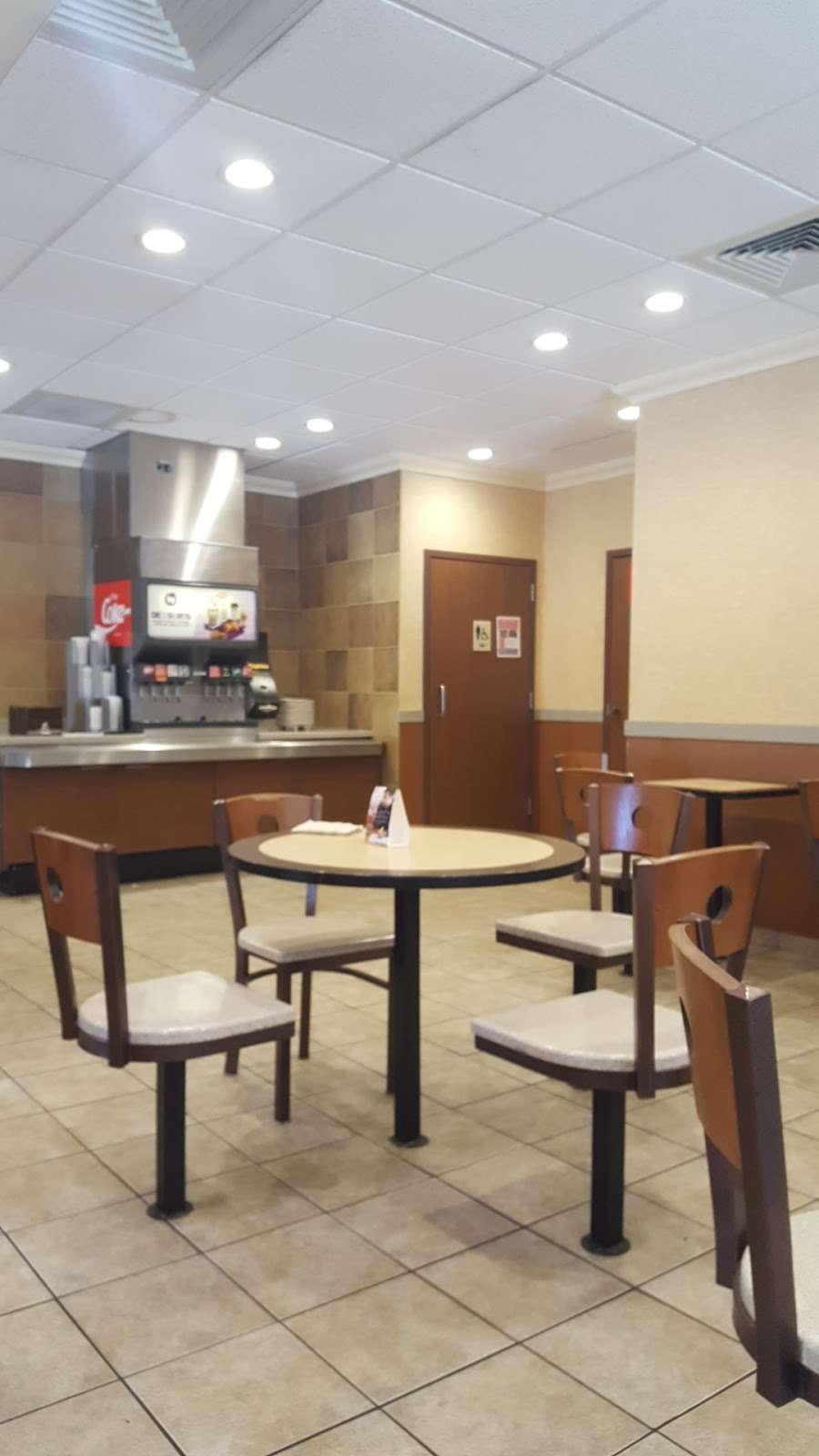 McDonalds | 318 Liberty St, Hanson, MA 02341, USA | Phone: (781) 294-4455