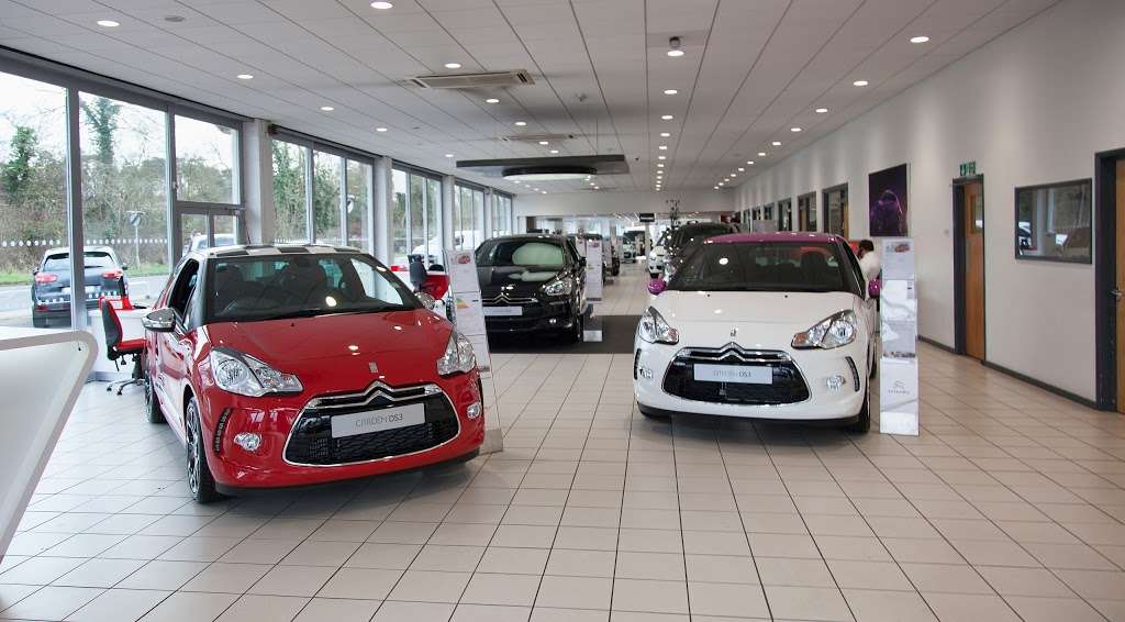 Robins & Day Citroen Hatfield 1 Great North Rd, Hatfield AL9 5JA, UK BusinessYab