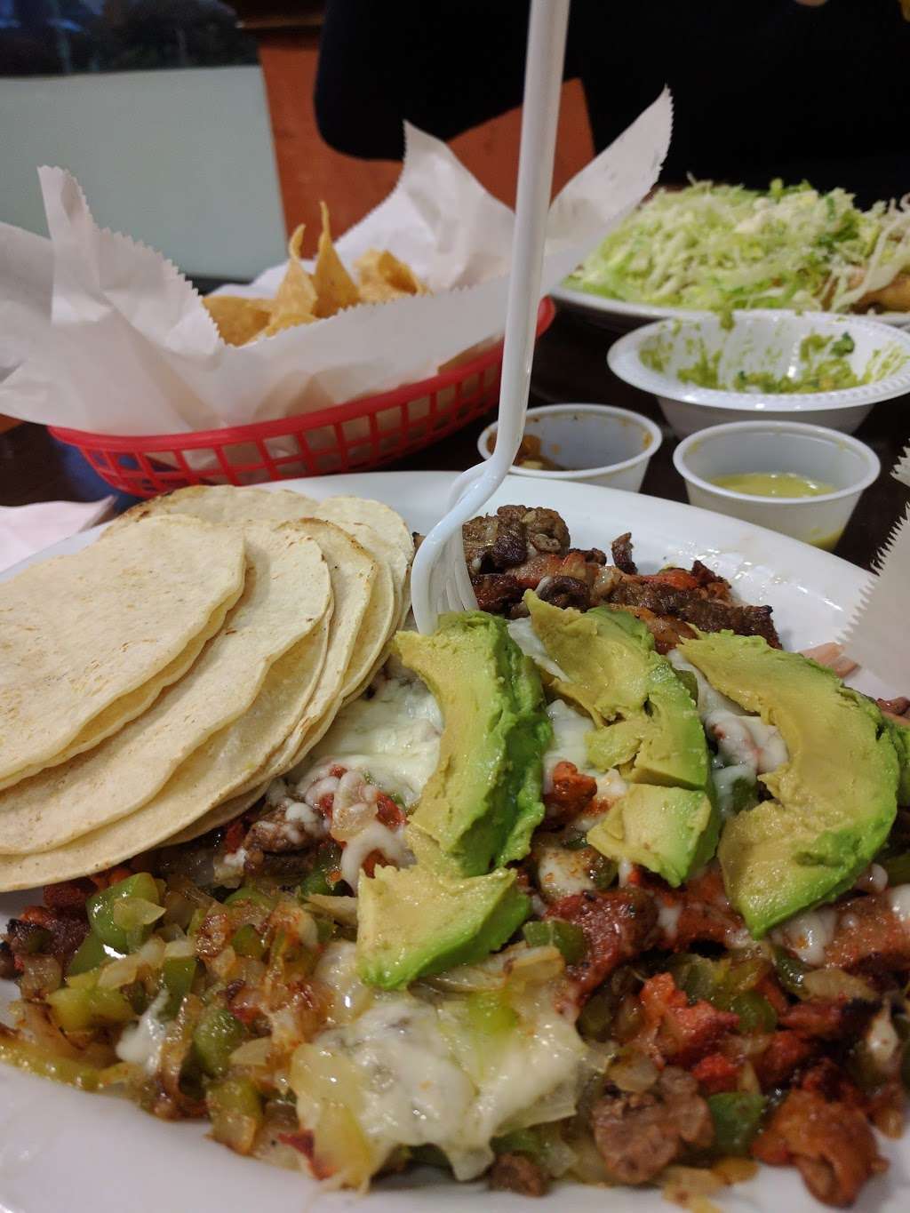 Taqueria Cuernavaca | 1801 Ventura Blvd A, Oxnard, CA 93036, USA | Phone: (805) 981-4111