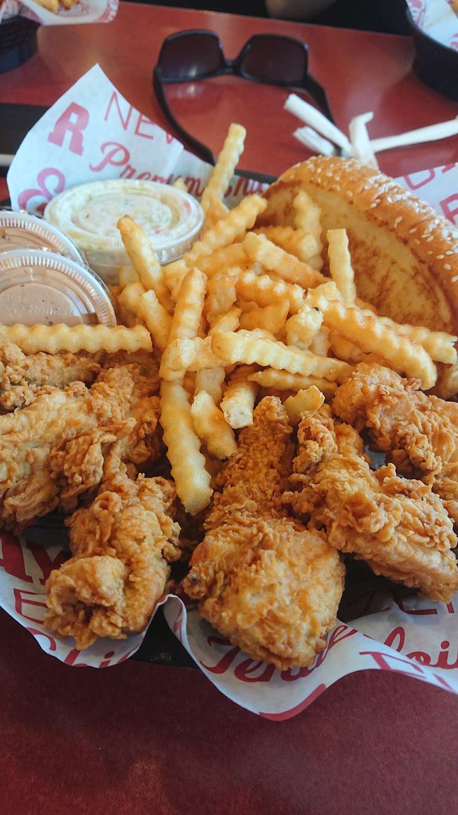 Raising Canes Chicken Fingers | 5660 Centennial Center Blvd, Las Vegas, NV 89149 | Phone: (702) 878-2263