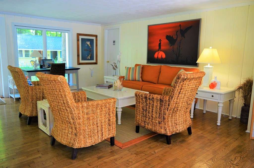 Meris Gardens Bed & Breakfast | 33309 Kent Ave, Bethany Beach, DE 19930, USA | Phone: (302) 752-4962