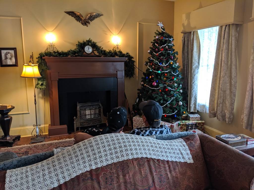 A Christmas Story House | 3159 W 11th St, Cleveland, OH 44109, USA | Phone: (216) 298-4919