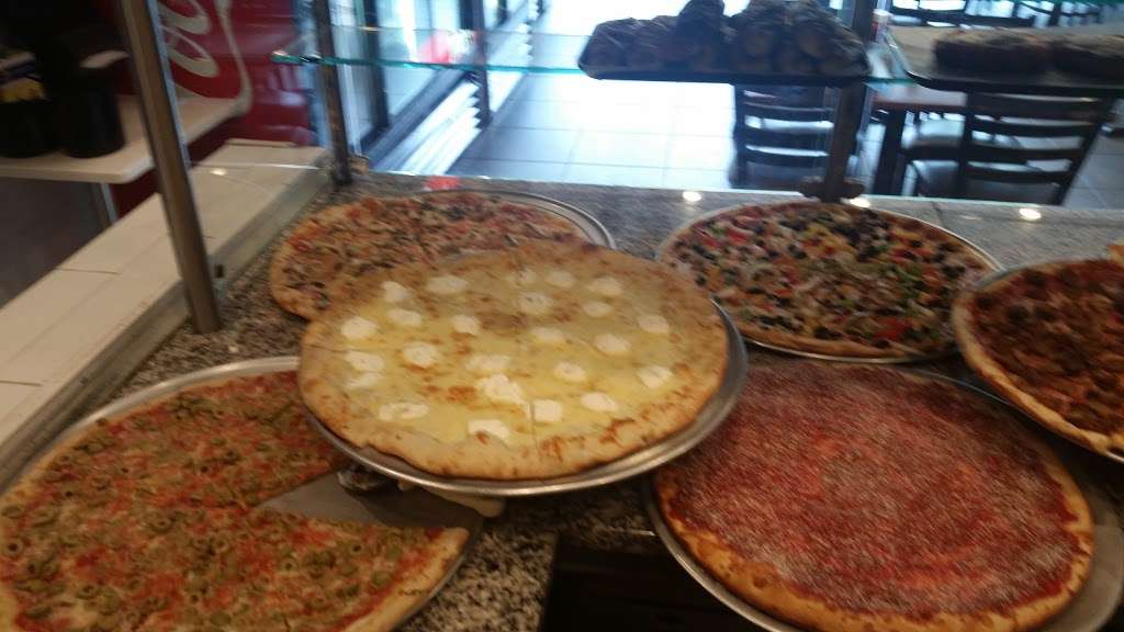 Slices | 250 Norwood Ave, Oakhurst, NJ 07755, USA | Phone: (732) 531-6811