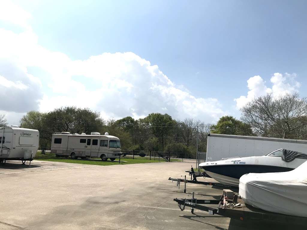 Friendswood Boat & RV Storage, LLC. | 18319 County Rd 132, Pearland, TX 77581 | Phone: (281) 508-9171