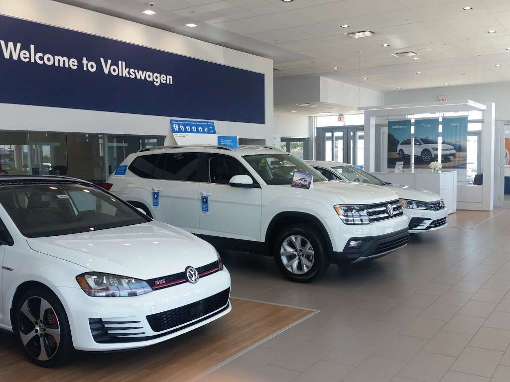 The Autobarn Volkswagen of Countryside | 6161 Joliet Rd, Countryside, IL 60525 | Phone: (708) 469-4248