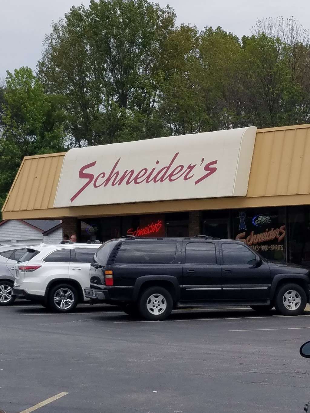 Schneiders Pub | 8017 S Meridian St, Indianapolis, IN 46217 | Phone: (317) 887-2342