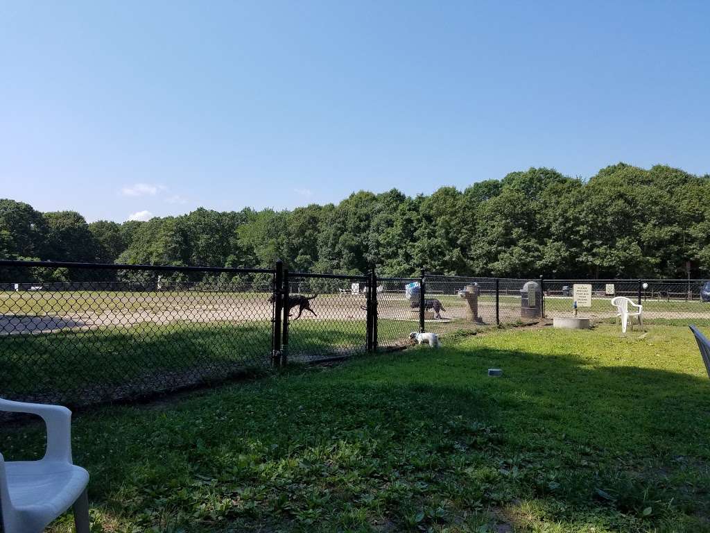 Blydenbugh Dog Park Area | Veteran, s Memorial Highway, Smithtown, NY 11788, USA | Phone: (631) 854-3712