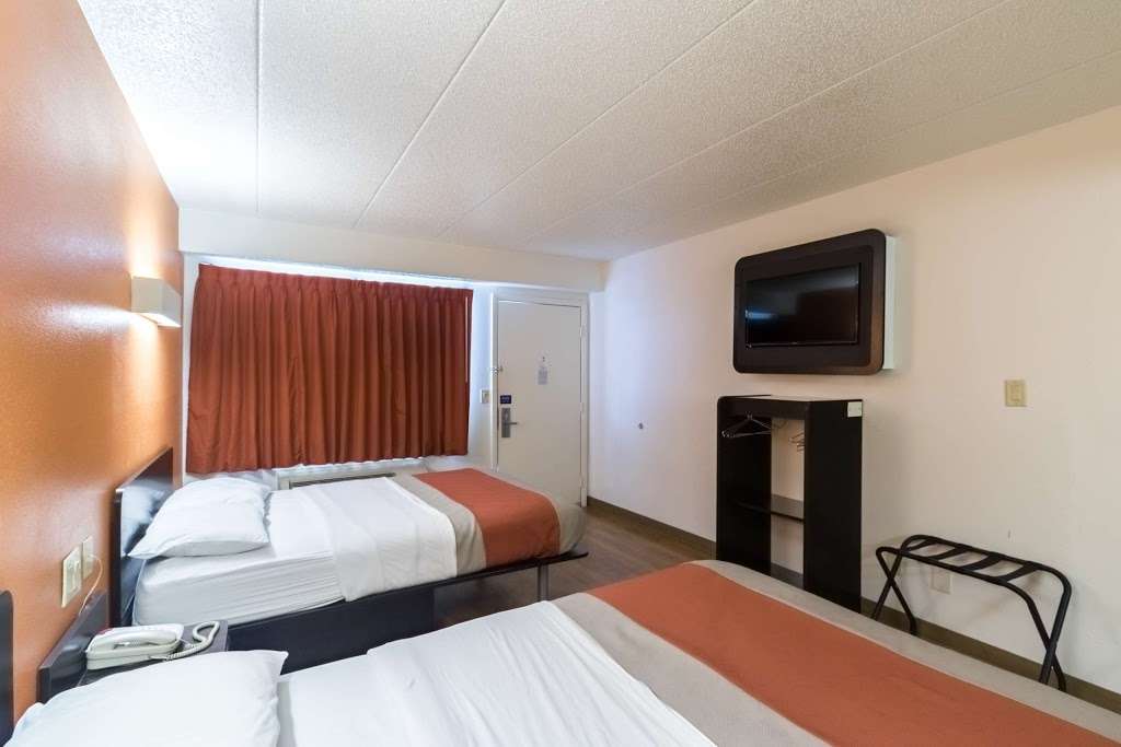 Motel 6 Crawfordsville IN | 1040 Corey Blvd, Crawfordsville, IN 47933, USA | Phone: (765) 362-0300