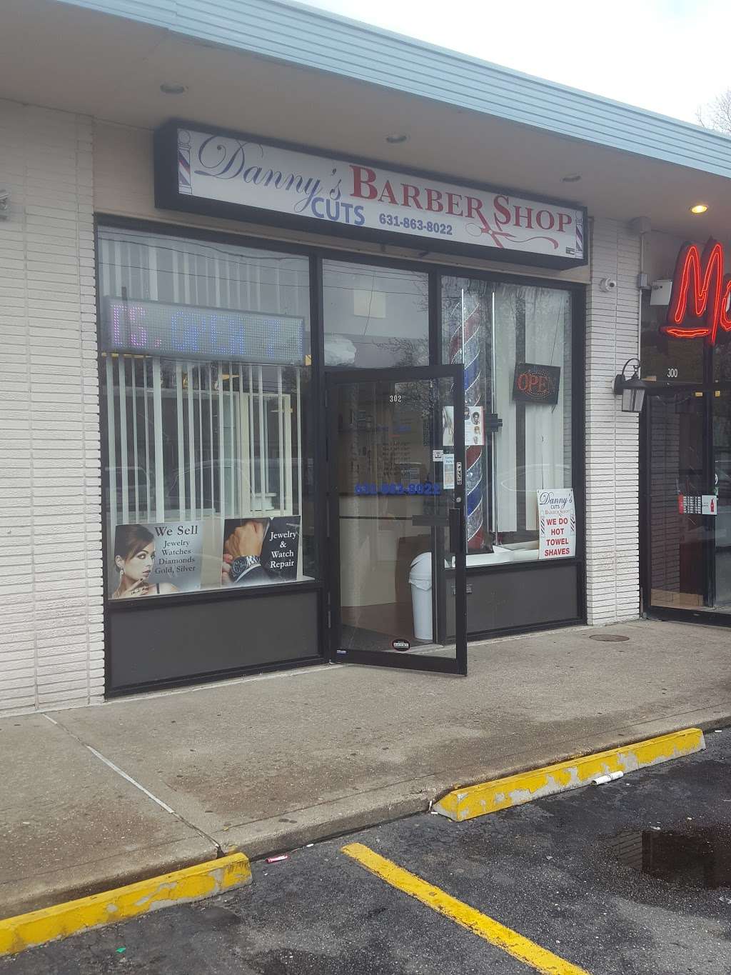 Dannys Barber Shop Smithtown | 302 Maple Ave, Smithtown, NY 11787, USA | Phone: (631) 863-8022