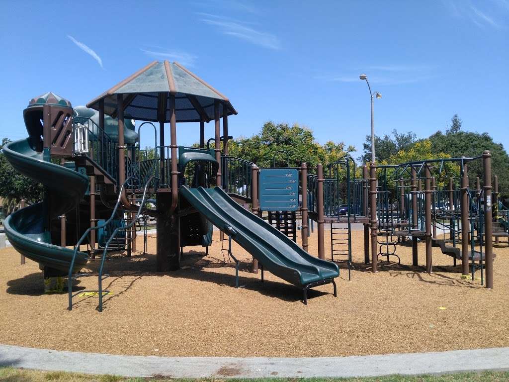 Lemon Grove Park | 2271 Washington St, Lemon Grove, CA 91945, USA | Phone: (619) 825-3800